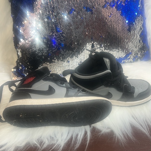 Jordan 1’s Toddler Boy 9C - Picture 3 of 8